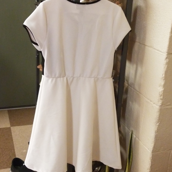 Dress - Picture 4 of 4